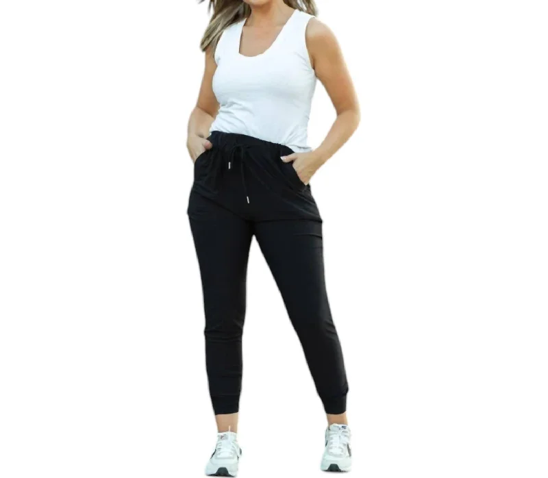French Style Reagan Joggers In Black