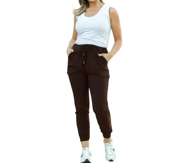 Short Design Brianna Joggers In Brown