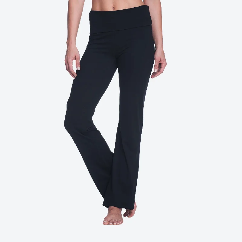 Simple Solid Color Gaiam Women's Om Nova Bootcut Yoga Pant Size Medium Black - m (8 - 10) Simple Solid Color Gaiam Women's Om Nova Bootcut Yoga Pant Size Medium Black - m (8 - 10)