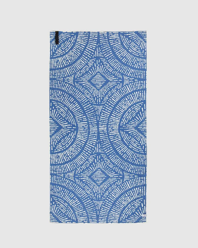 Noble And Elegant UNIT Breeze Beach Towel