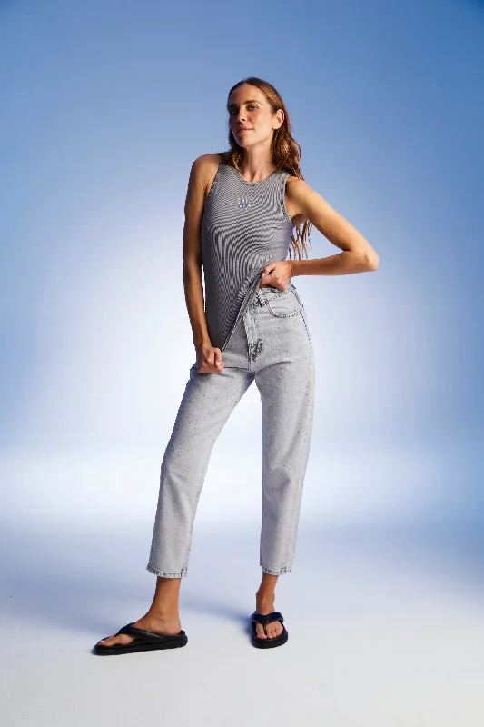 Free And Comfortable High-Waisted Jeans