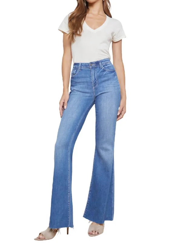 Comfortable Design Sera Sneaker Flare Jeans In Bordello