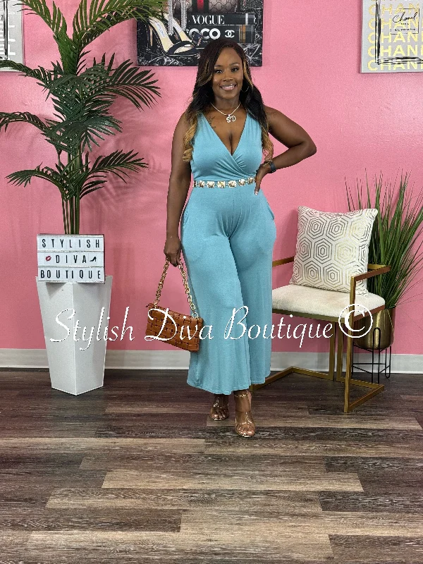 Minimal Style Cyndi Sleeveless Capri Jumpsuit (Blue Grey)