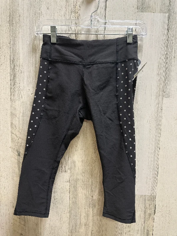 Classic Design Black Athletic Leggings Capris Lululemon, Size 4