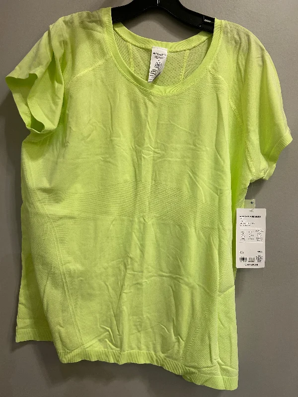 Innovative Design Athletic Top Short Sleeve By Athleta In Green, Size: 2x