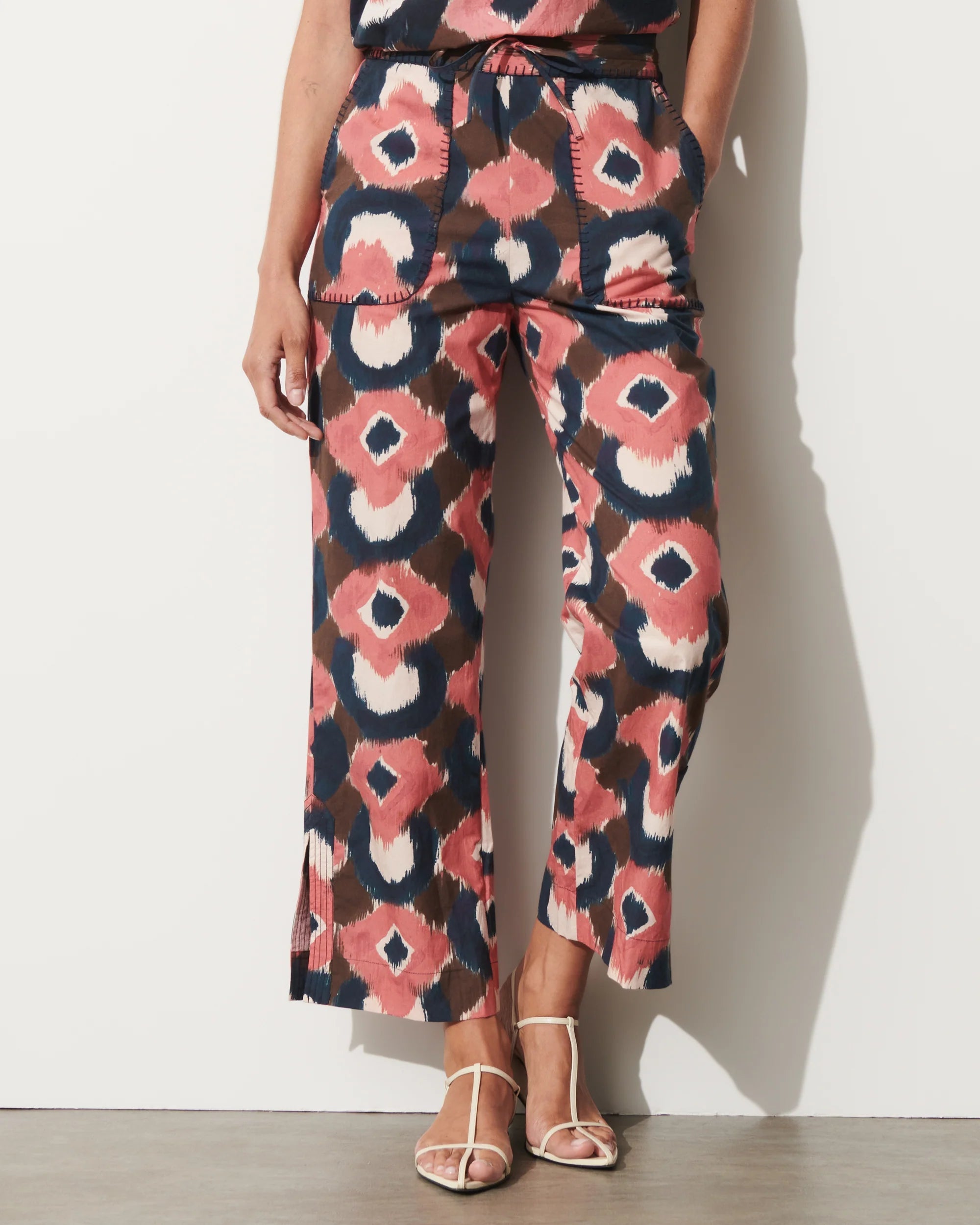 Trendy Traveler Jolie Pant Painterly Lock Chalk