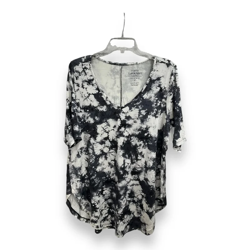 Floral Prints Top Short Sleeve Basic By Torrid In Tie Dye Print, Size: 1x