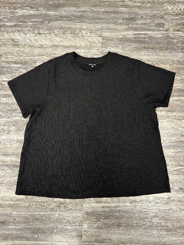 Free And Comfortable Top Short Sleeve By Modern Works In Black, Size: 2x