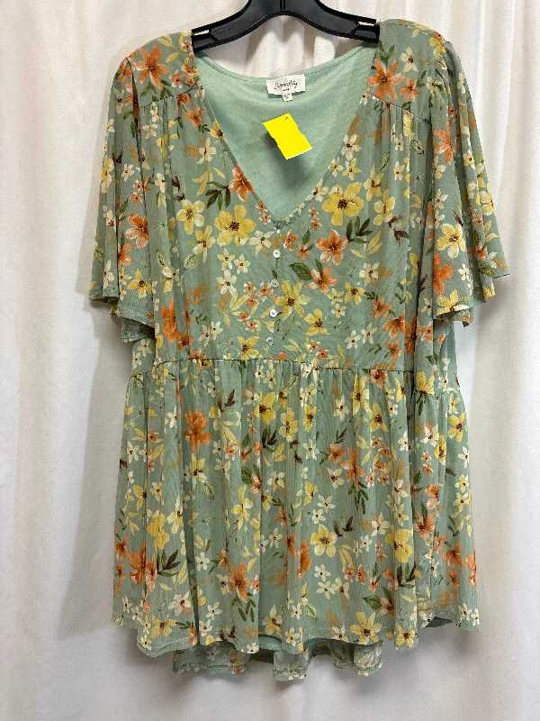 Multifunctional Style Top Short Sleeve By Siren Lily In Green, Size: 3x