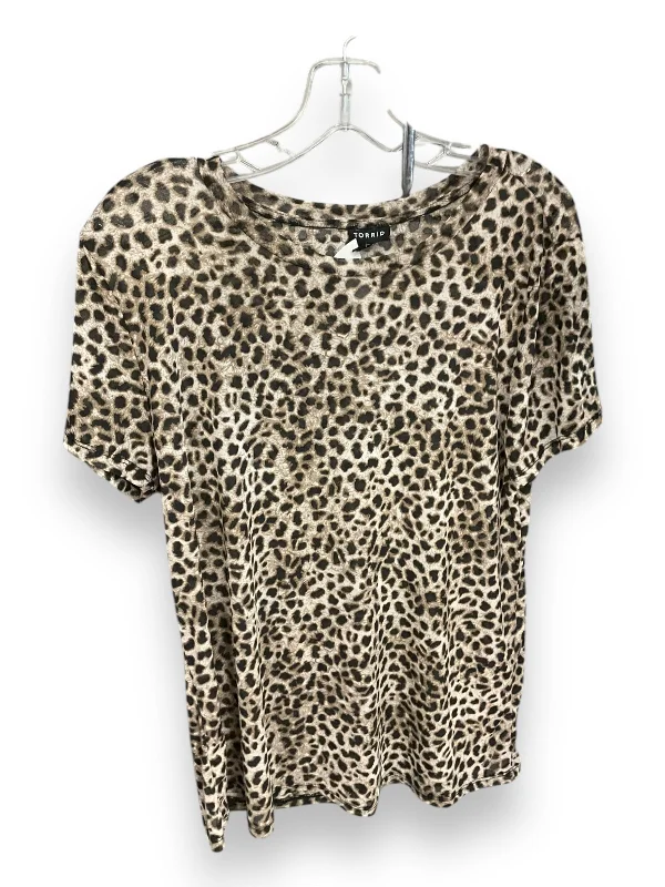 Celebrity Style Top Short Sleeve By Torrid In Leopard Print, Size: 2x