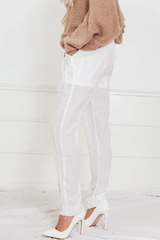 Slightly Flared Design Lightweight Pant - White