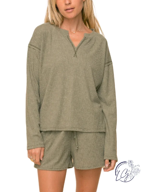 New Design Getting Prepared Boxy V-Neck Top